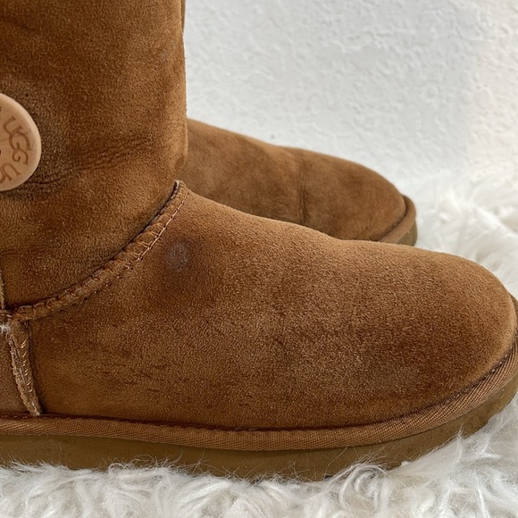 UGG Australia F27015G Bailey Button Triplet Fold Over Chestnut Boots Size 7 - Picture 3 of 16